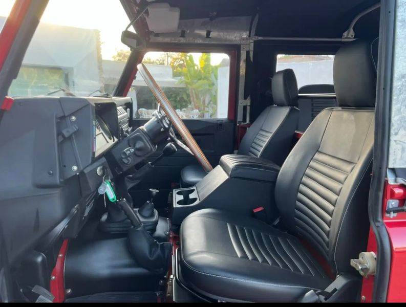 Land Rover Defender • 2002 • 23,000 km 6