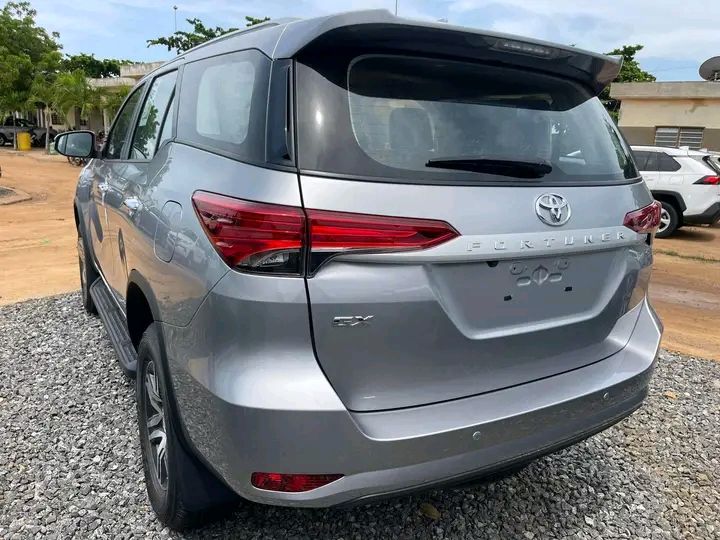 Toyota Fortuner • 2020 • 890 km 3