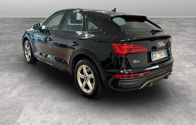 Audi Q5 • 2022 • 32,713 km 3
