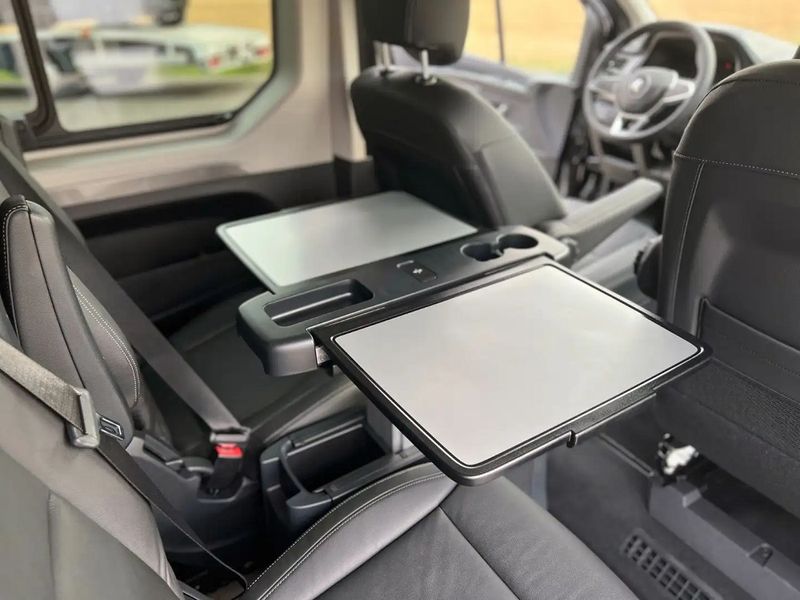 Renault 10 • 2021 • 56,000 km 10