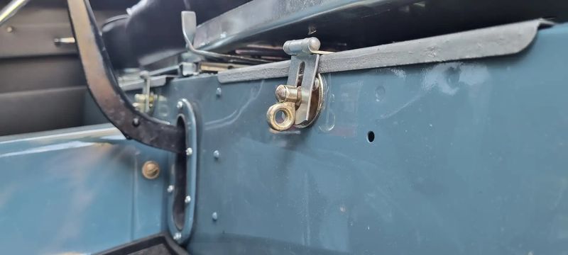 Land Rover LR3 • 1976 • 65,800 km 17