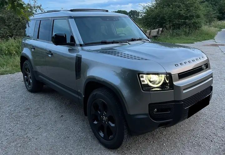 Land Rover Defender • 2022 • 7,000 km 3