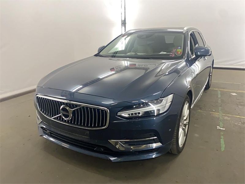 Volvo V90 • 2019 • 75,000 km 1
