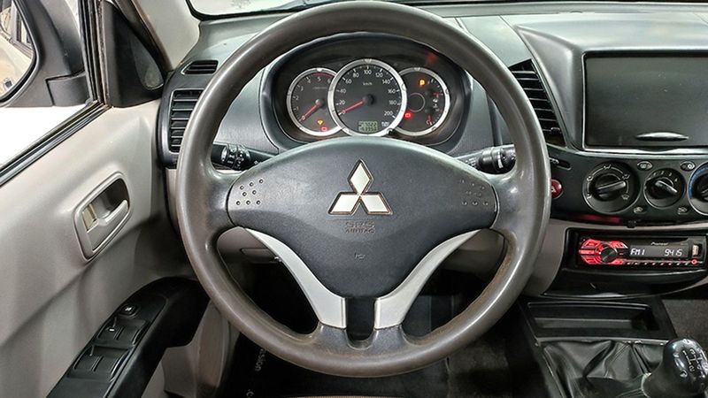 Mitsubishi L200 • 2012 • 163,500 km 10