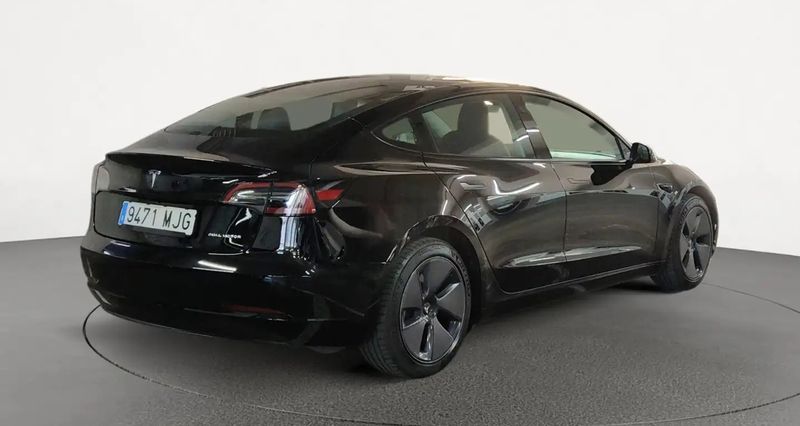 Tesla Model 3 • 2023 • 27,523 km 3