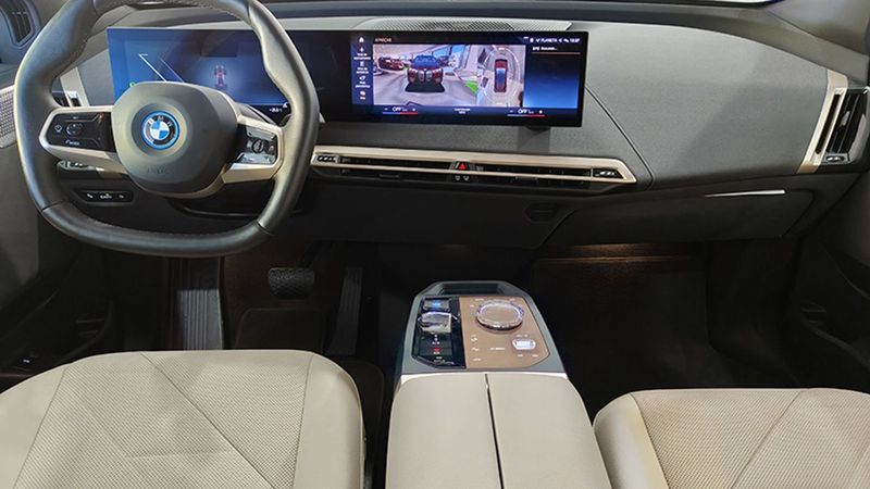 BMW i3 • 2023 • 20,270 km 3