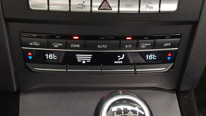 Mercedes-Benz E Coupé • 2016 • 53,299 km 15