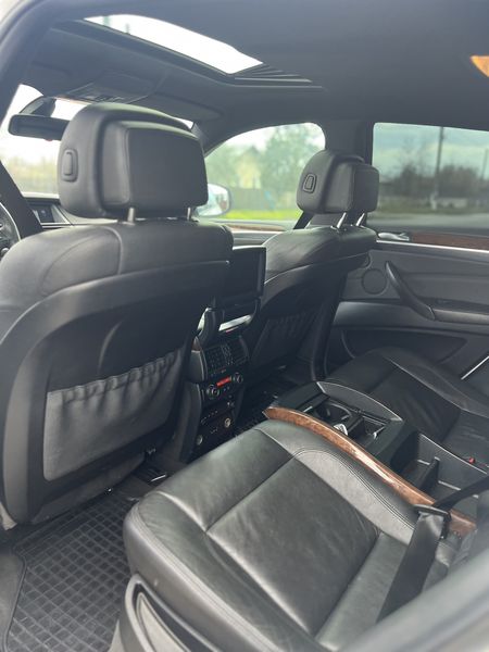 BMW X6 • 2010 • 260,000 km 5
