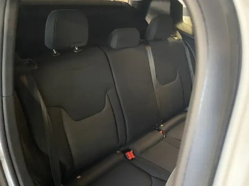 Jeep Renegade • 2019 • 99,000 km 7