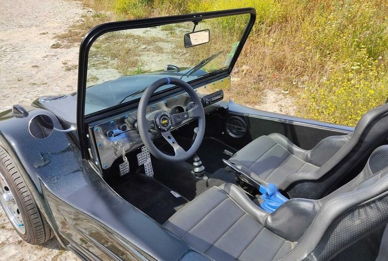 Volkswagen Beetle Convertible • 2002 • 27,600 km 5