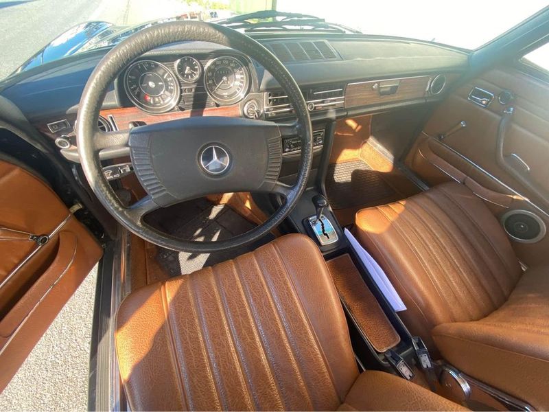 Mercedes-Benz 200 - 300 • 1972 • 49,000 km 5