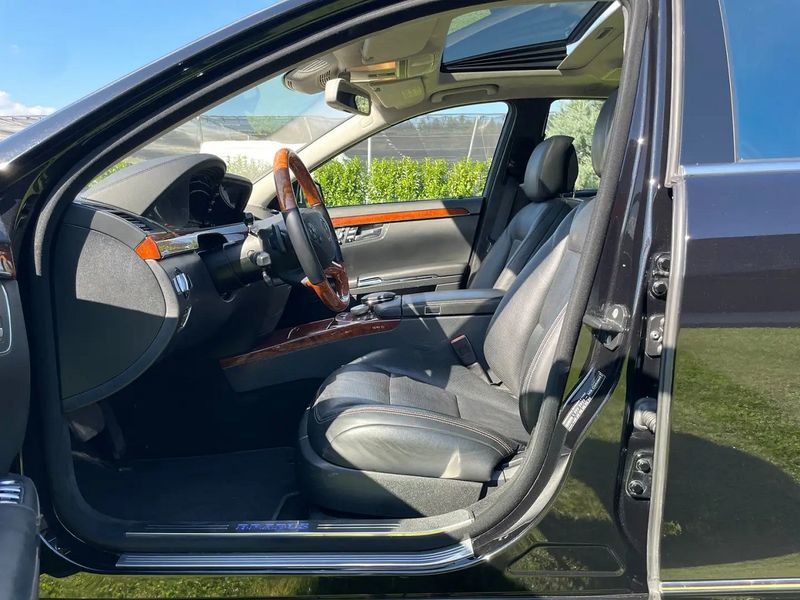 Mercedes-Benz S-Class • 2011 • 149,000 km 10