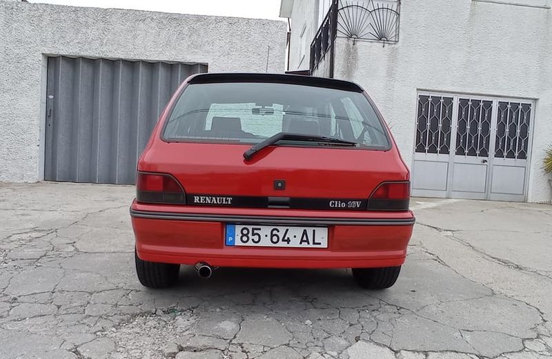 Renault Clio • 1992 • 167,000 km 2