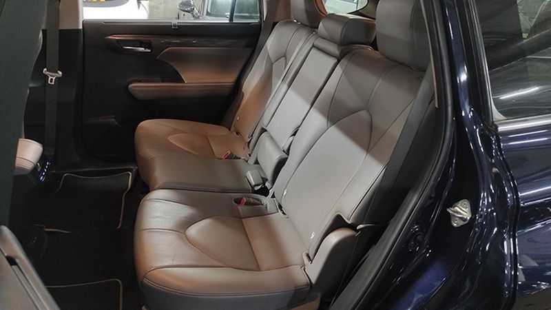 Toyota Highlander Hybrid • 2022 • 34,685 km 11