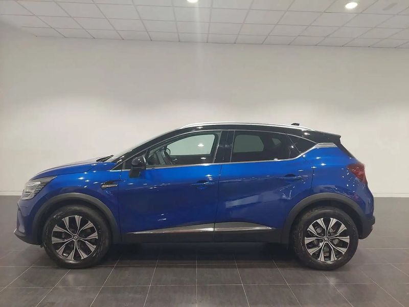 Renault Captur • 2023 • 8,238 km 4