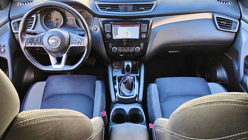 Nissan Qashqai • 2017 • 143,670 km 9