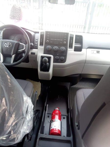 Toyota Hiace Van • 2019 • 21 km 3