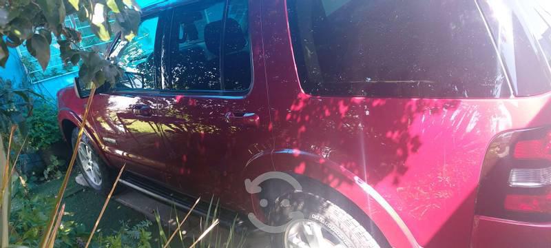 Ford Explorer • 2008 • 56,000 km 3