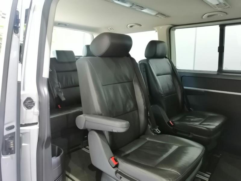 Volkswagen Caravelle • 2015 • 89,000 km 10