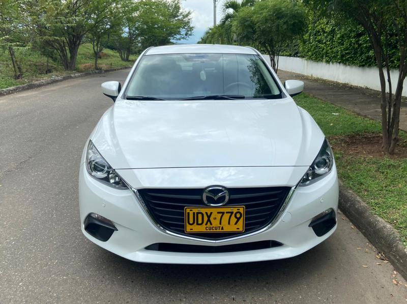 Mazda 3 • 2015 • 4,800,000 km 1