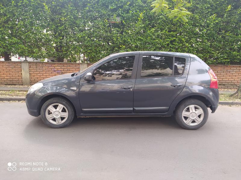 Renault Sandero • 2011 • 114,000 km 3