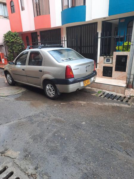 Renault Logan • 2008 • 153,000 km 3