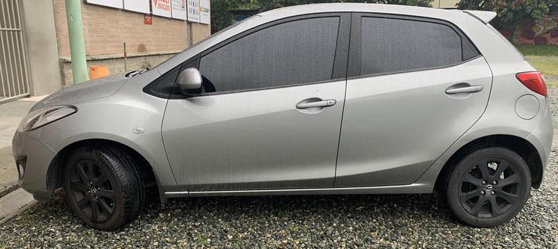 Mazda 2 • 2014 • 66,000 km 1