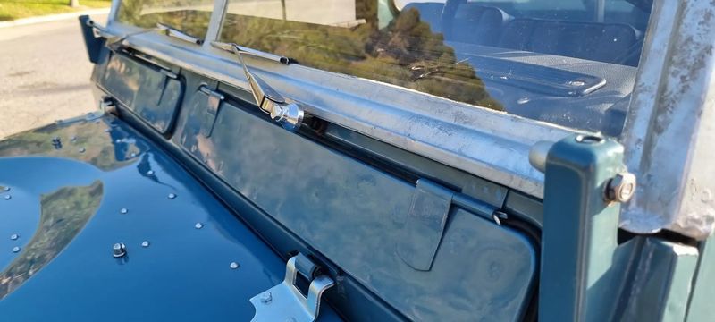 Land Rover LR3 • 1976 • 65,800 km 26