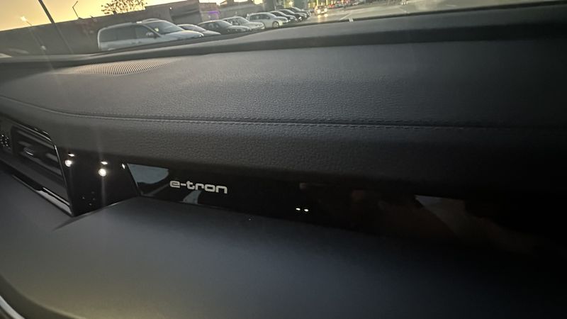 Audi e-tron • 2021 • 28,000 km 16