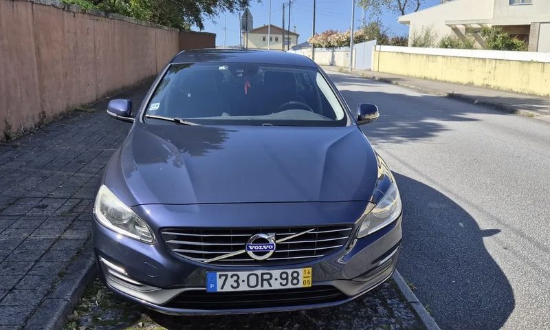 Volvo S60 • 2014 • 121,000 km 1