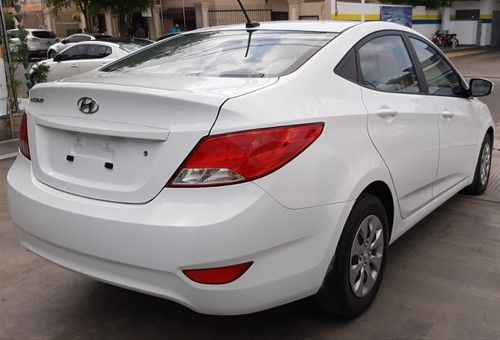 Hyundai Accent • 2016 • 78 km 3