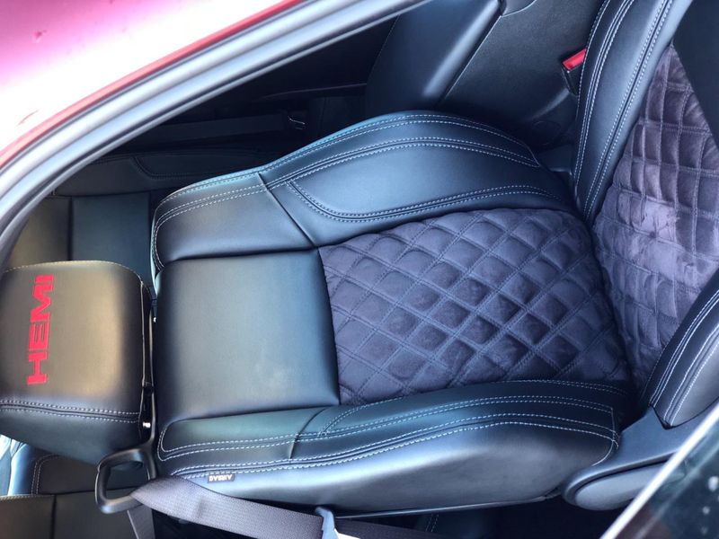 Dodge Challenger • 2017 • 127,000 km 5