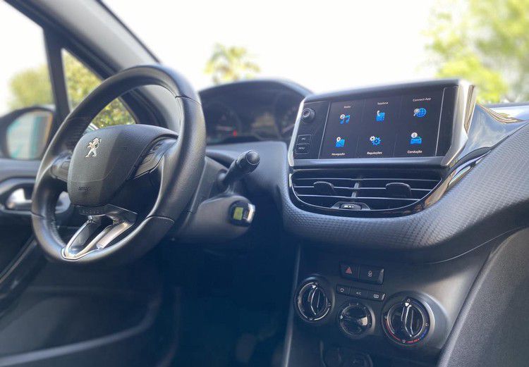 Peugeot 2008 • 2018 • 180,000 km 5