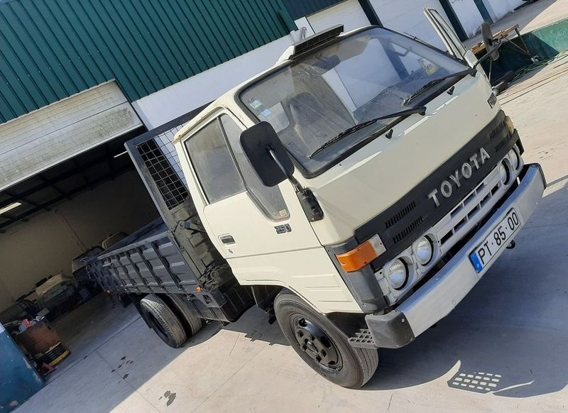 Toyota Dyna • 1990 • 250,000 km 6