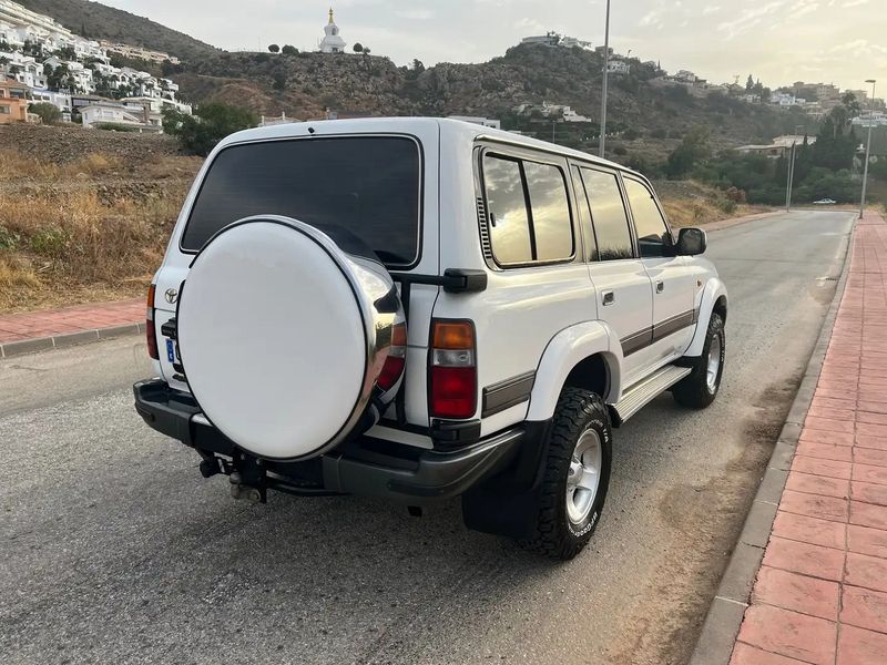Toyota Land Cruiser • 1997 • 272,000 km 5