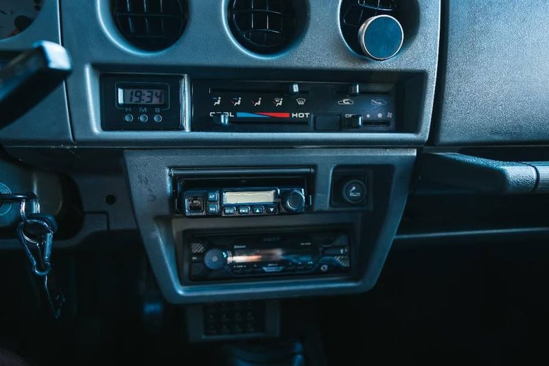 Suzuki Samurai • 1999 • 99,000 km 4