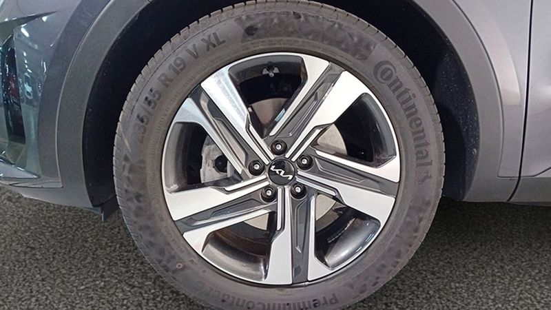 Kia Sorento • 2023 • 5,273 km 13