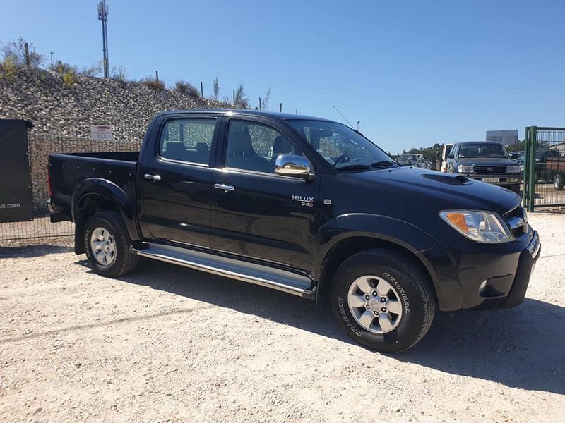 Toyota Hilux • 2008 • 57,000 km 2