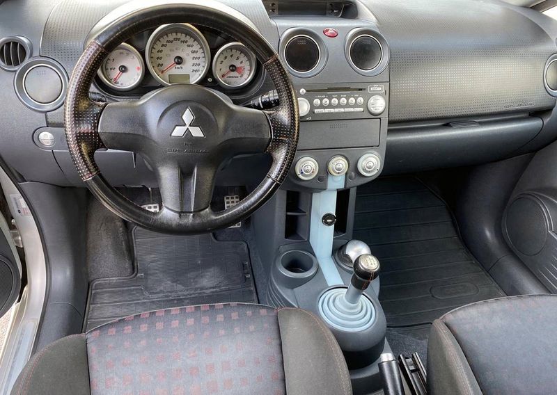 Mitsubishi Colt CC • 2005 • 190,000 km 3