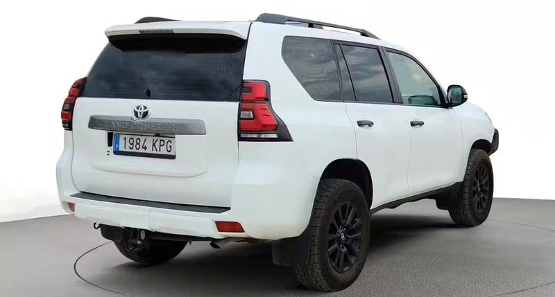 Toyota Land Cruiser • 2018 • 136,700 km 3