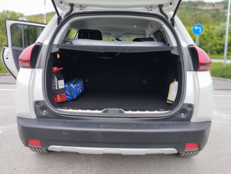 Peugeot 2008 • 2018 • 93,500 km 10