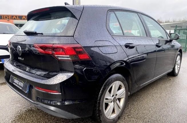 Volkswagen Golf • 2021 • 121,234 km 2