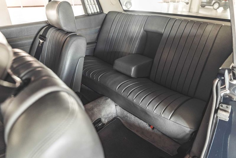 Mercedes-Benz SLC • 1982 • 185,000 km 6