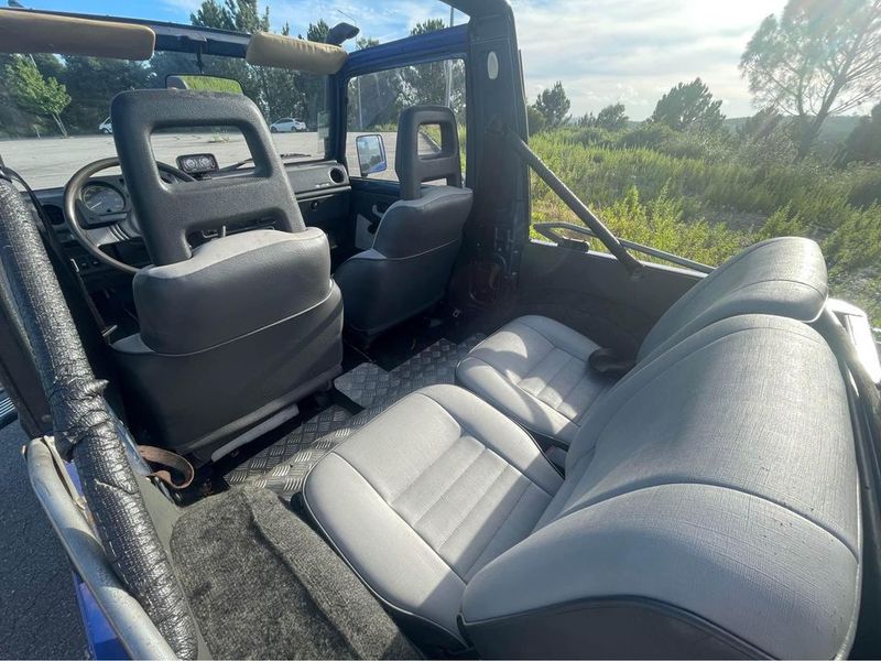 Suzuki Samurai • 1987 • 215,000 km 4