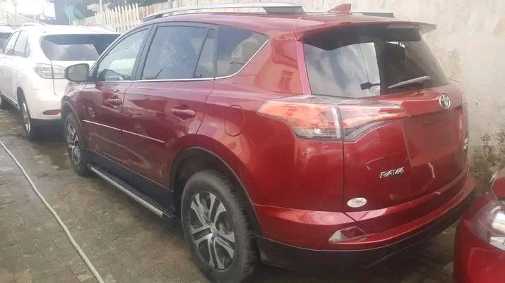 Toyota RAV4 • 2018 • 50,000 km 2