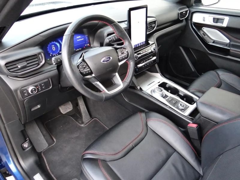 Ford Explorer • 2023 • 38,000 km 10