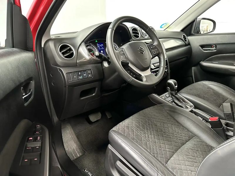 Suzuki Vitara • 2022 • 19,300 km 2