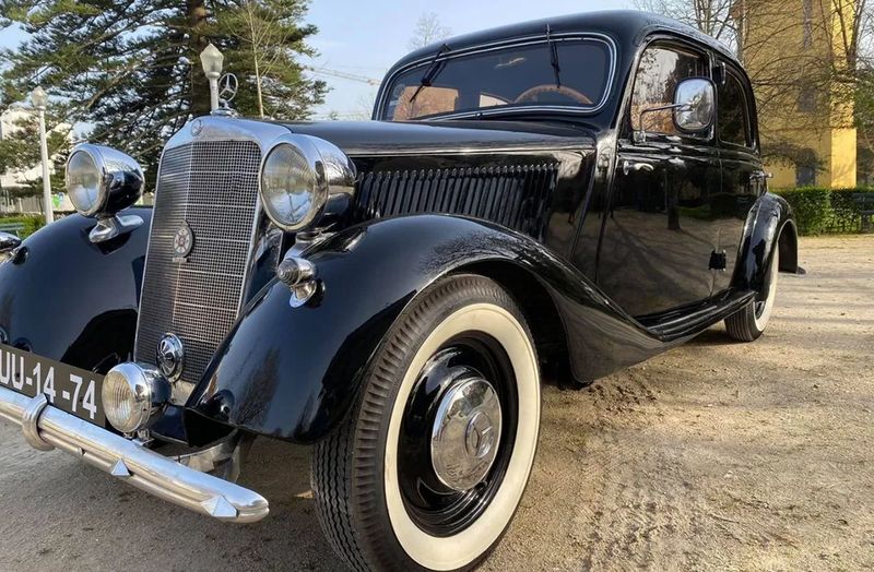 Mercedes-Benz 126 • 1950 • 8,800 km 1