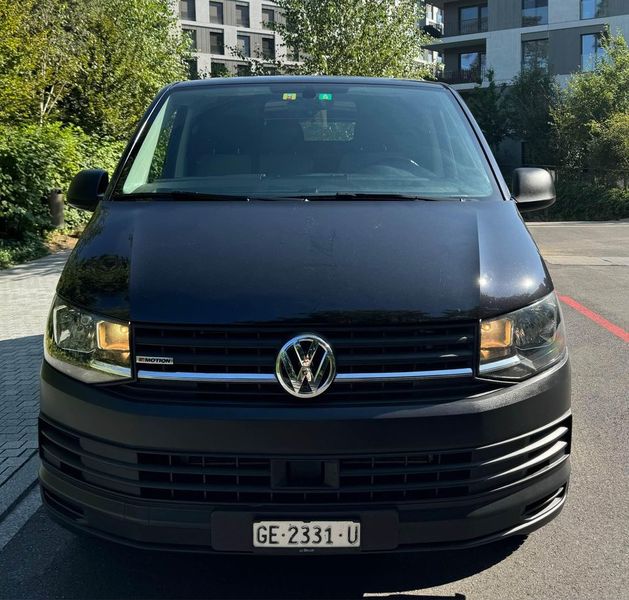 Volkswagen T5 Transporter Shuttle • 2017 • 25,400 km 1