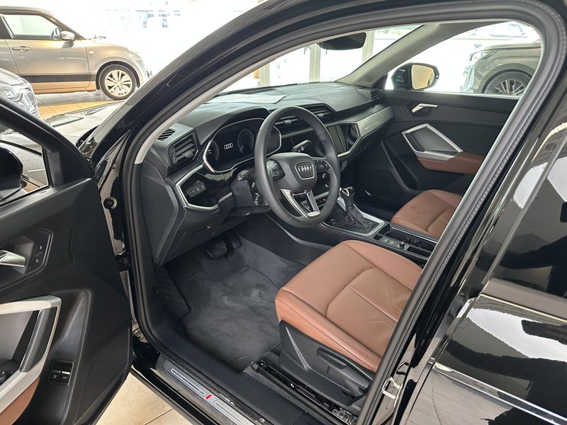 Audi Q3 • 2023 • 1,650 km 3